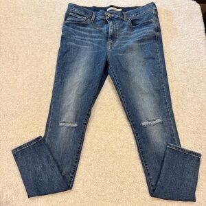 Women’s Levi Jeans